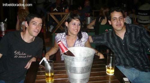 805